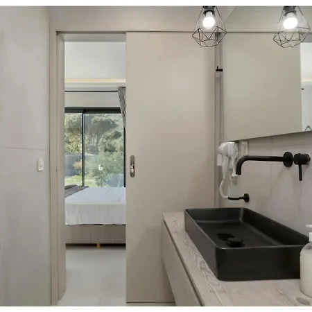 Zografia Βίλα Αλυκανάς